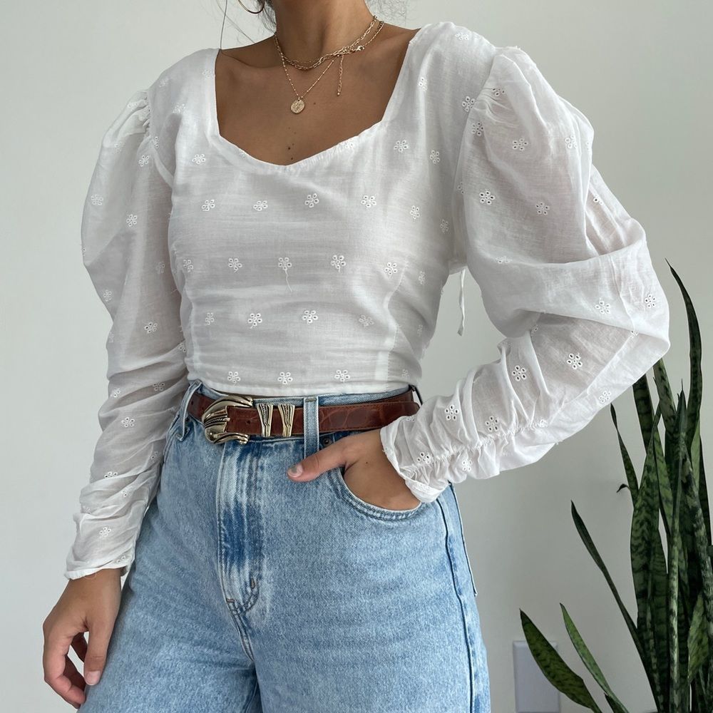 NWT white 100% cotton eyelet puff sleeve top - Picture 1 of 7